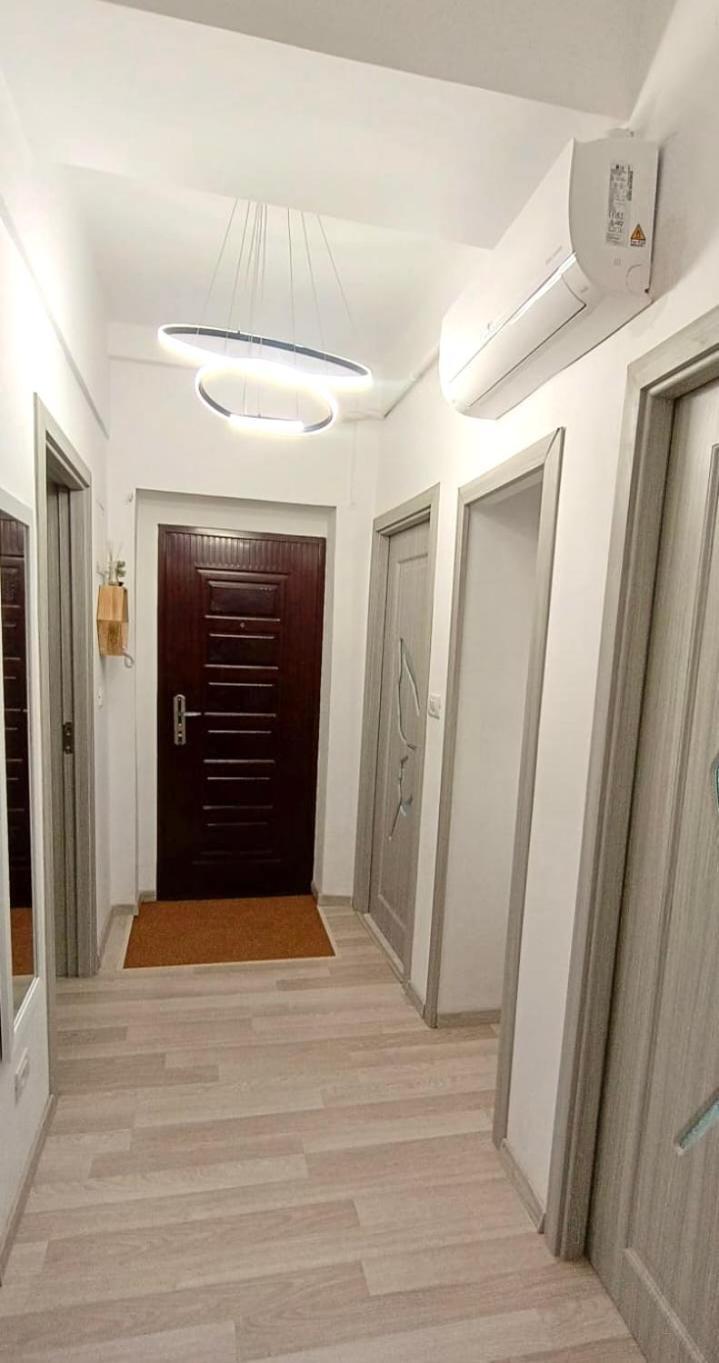 Aeroport Accommodation Bacău Esterno foto